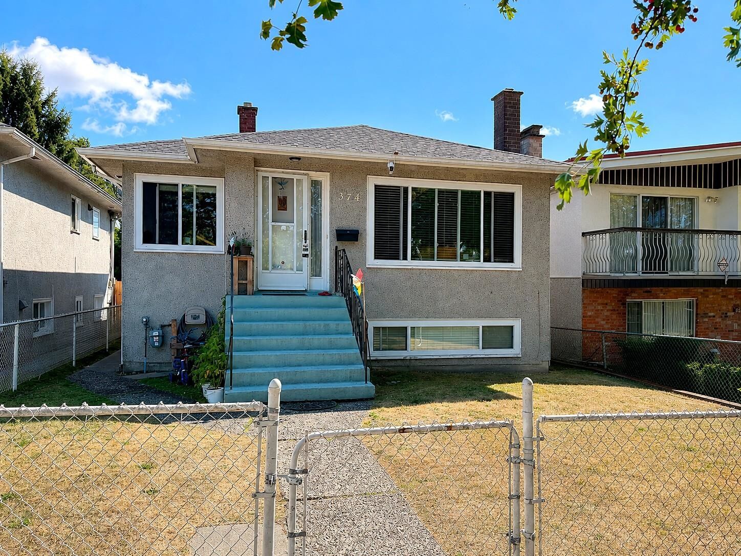 Property Photo: 374 E 54th Avenue BC V5X 1L2