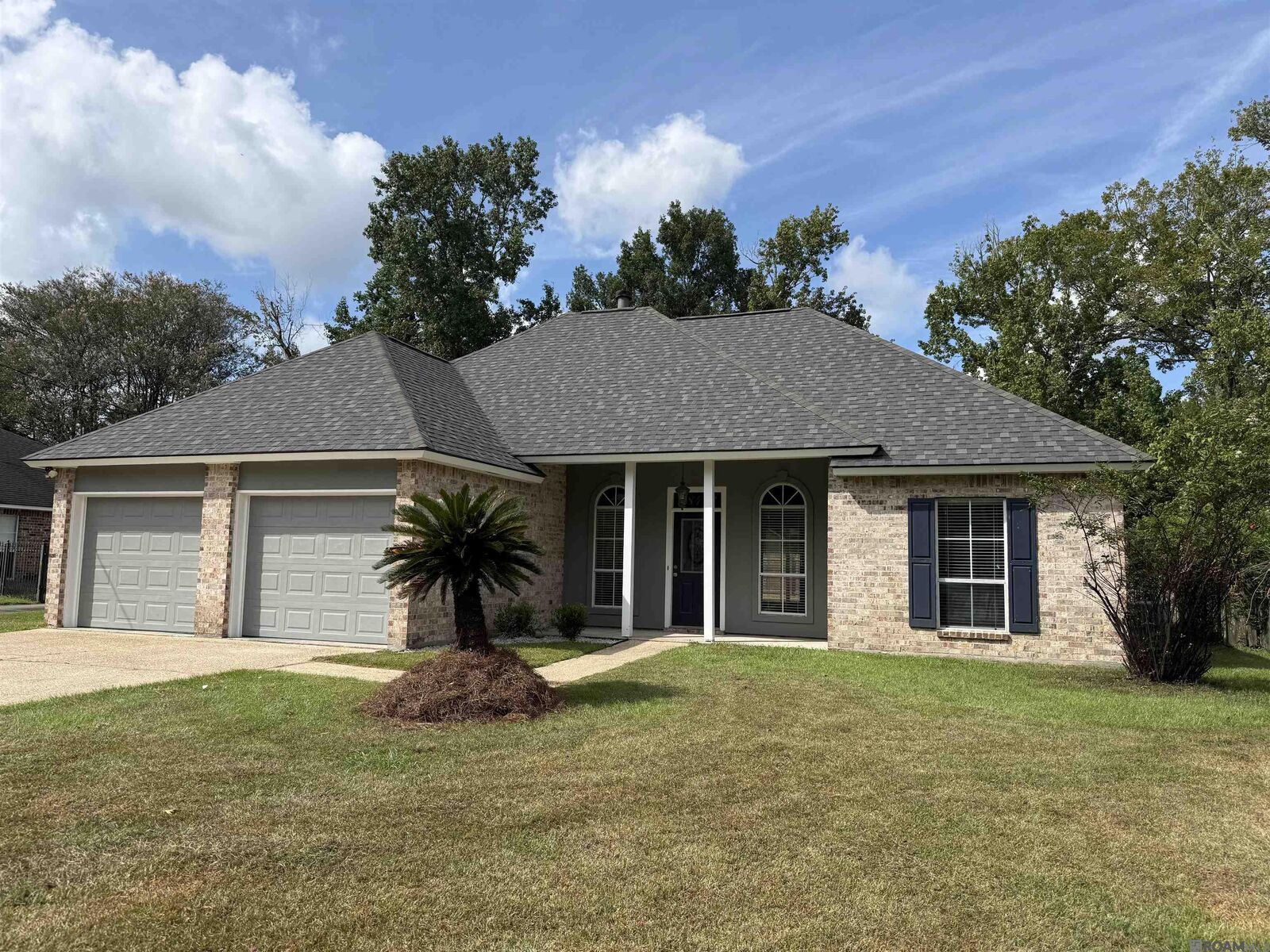 Property Photo:  18423 White Oak Dr  LA 70769 
