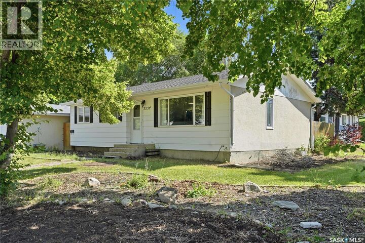 Property Photo:  3234 Maxwell Street  SK S7L 4K8 