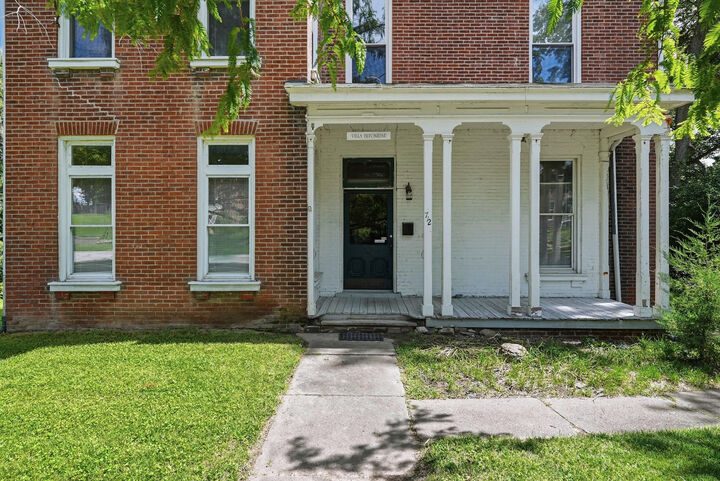 Property Photo:  712 6th St  MO 65233 