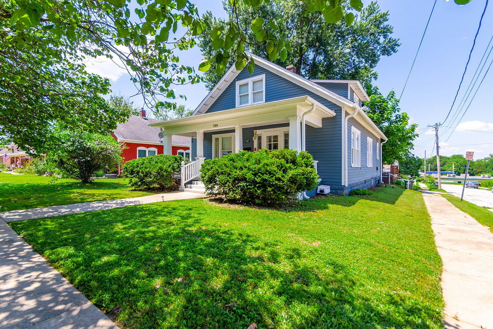 Property Photo:  709 Pendleton Ave  MO 65233 