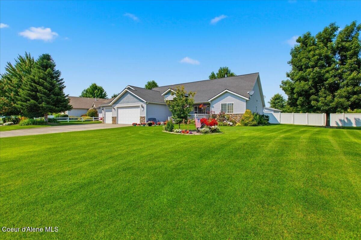 Property Photo:  1999 W Heavenly Star Ct  ID 83854 