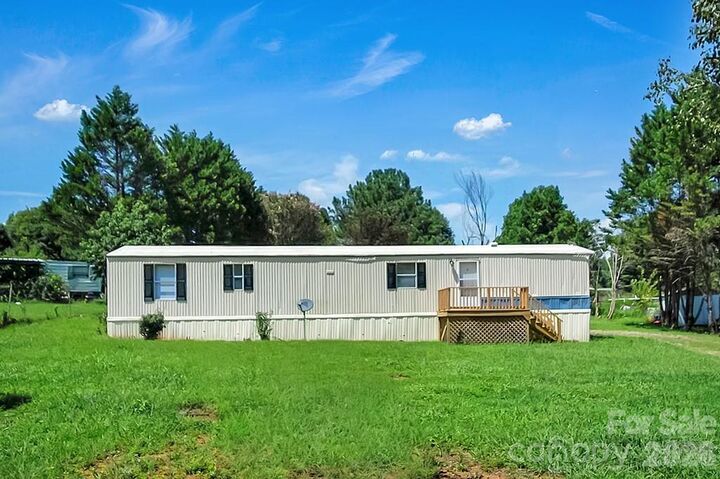 Property Photo: 6584 Deerwood Trail NC 28168