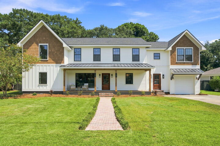 Property Photo: 22 Charlestowne Road SC 29407