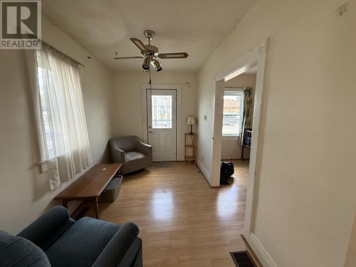 Property Photo:  711 Brodie St N  ON P7C 3T8 