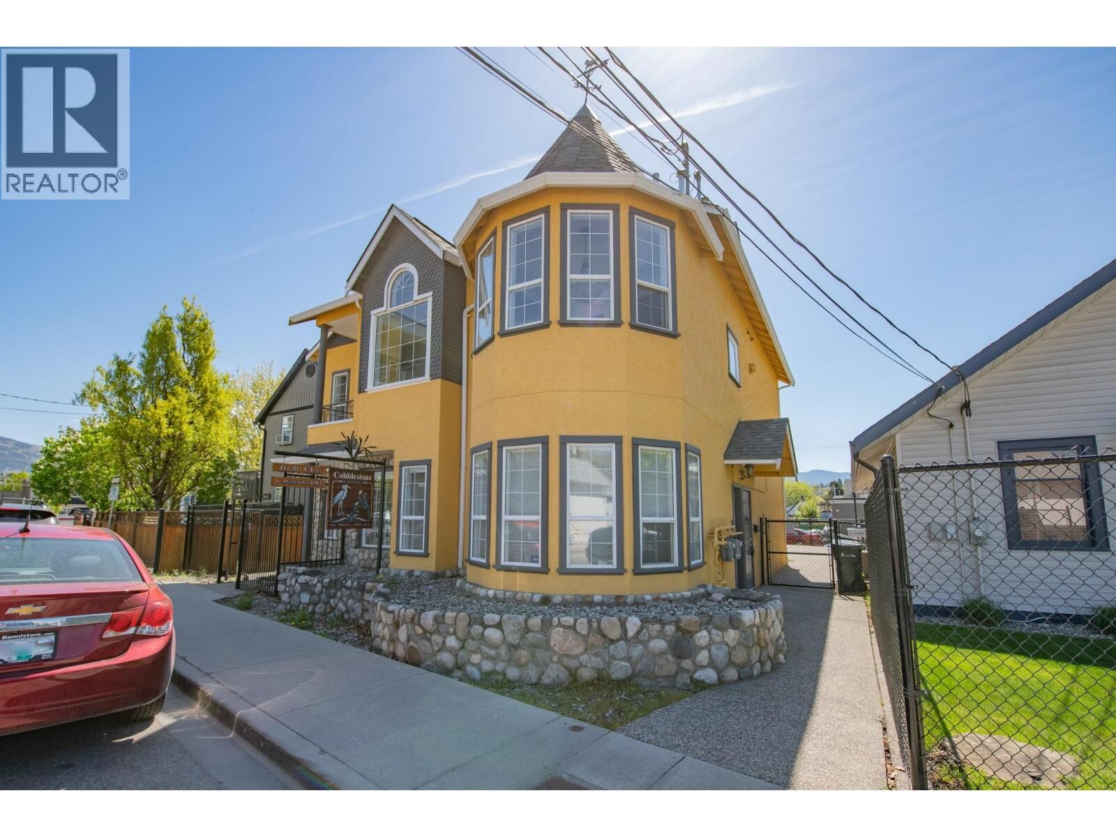 Property Photo: 3414A 28th Avenue 2 BC V1T 1W9