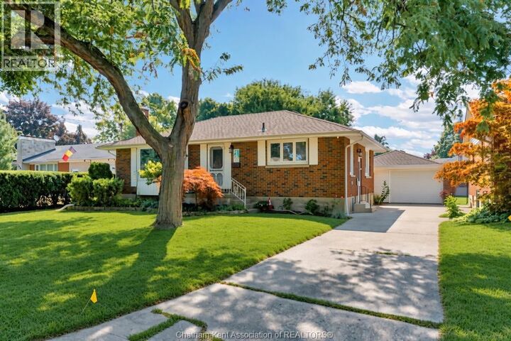 Property Photo:  176 Mercer Street  ON N7M 4B5 