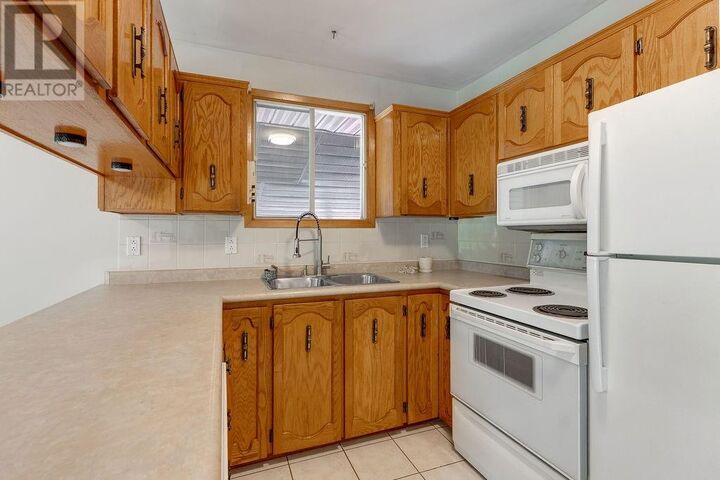 Property Photo:  1520 Lansing Avenue  ON P3A 4C9 