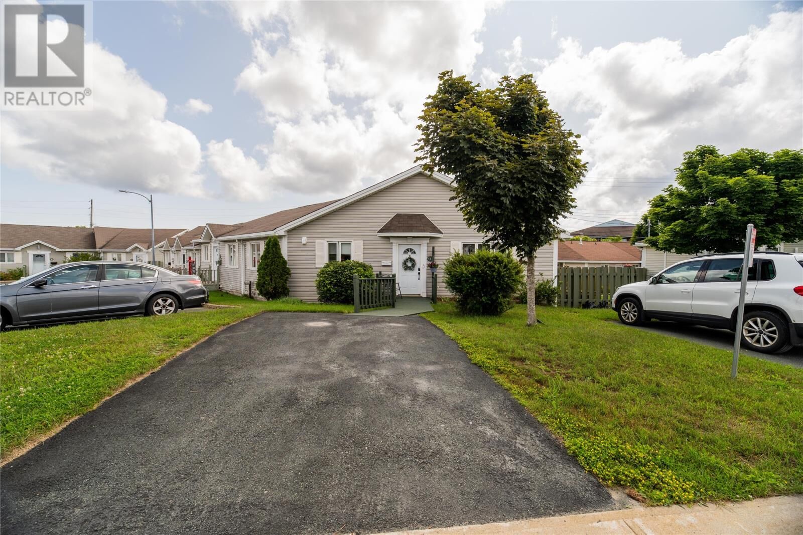 Property Photo: 1 Sarasota Court NL A1E 5Z7