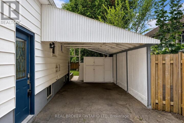 Property Photo:  131 Bond Street  ON N6C 1W6 