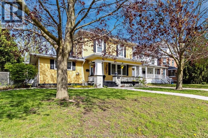 Property Photo:  335 Wellington Street West  ON N7M 1K2 