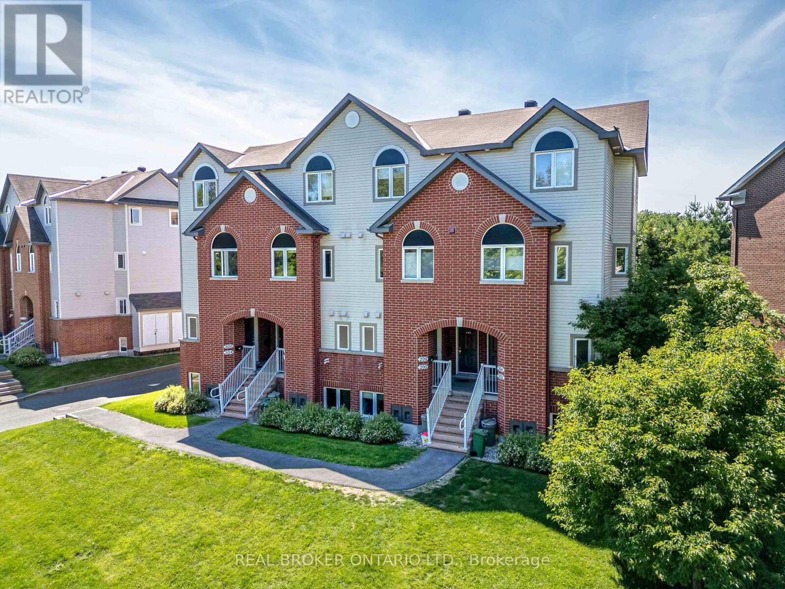 Property Photo:  292 London Terrace  ON K1K 2W2 