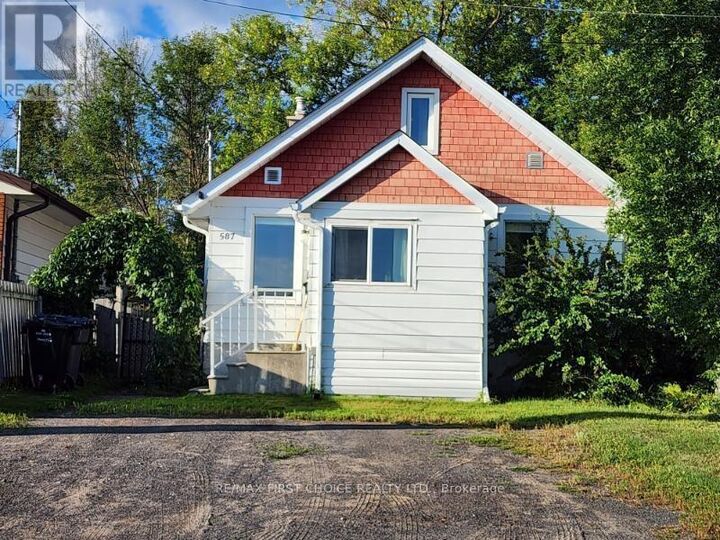 587 Tupper Street — photo 1