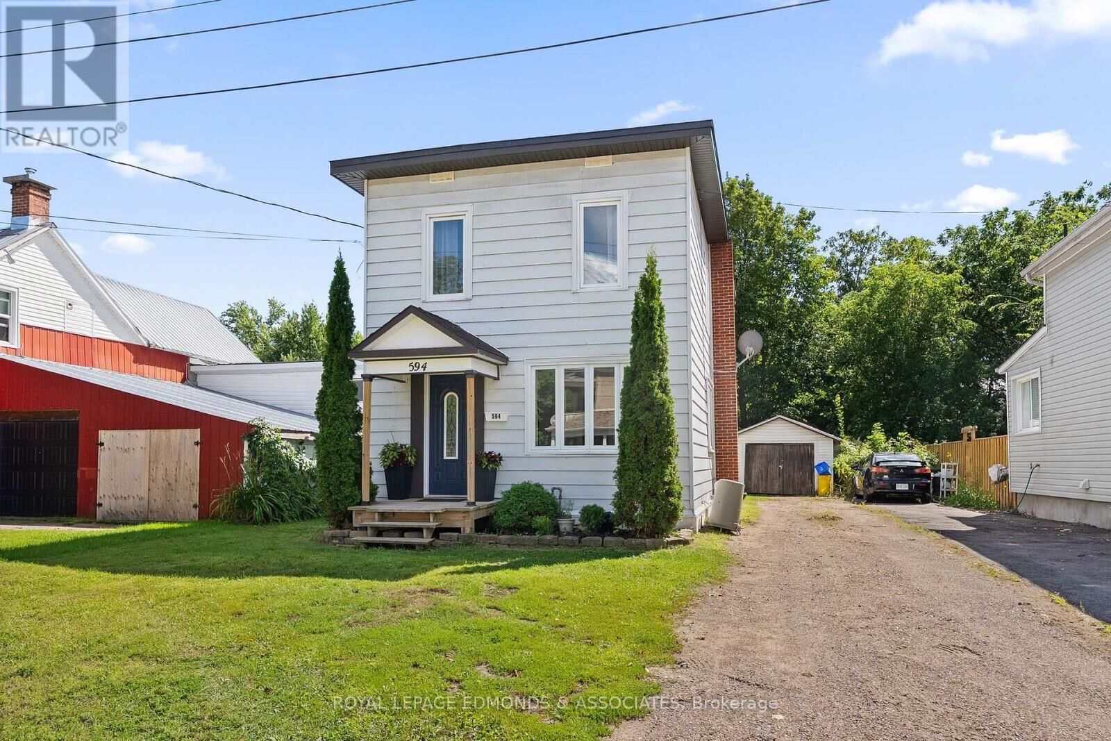 Property Photo:  594 Isabella Street  ON K8A 5V3 