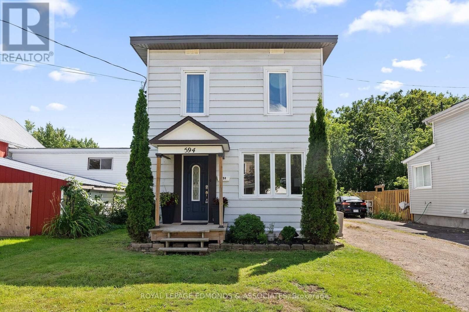 Property Photo: 594 Isabella Street ON K8A 5V3