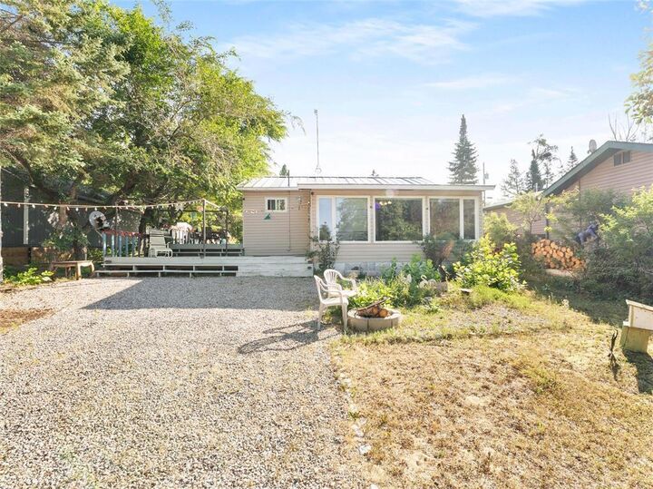 27 Lester Boulevard — photo 1