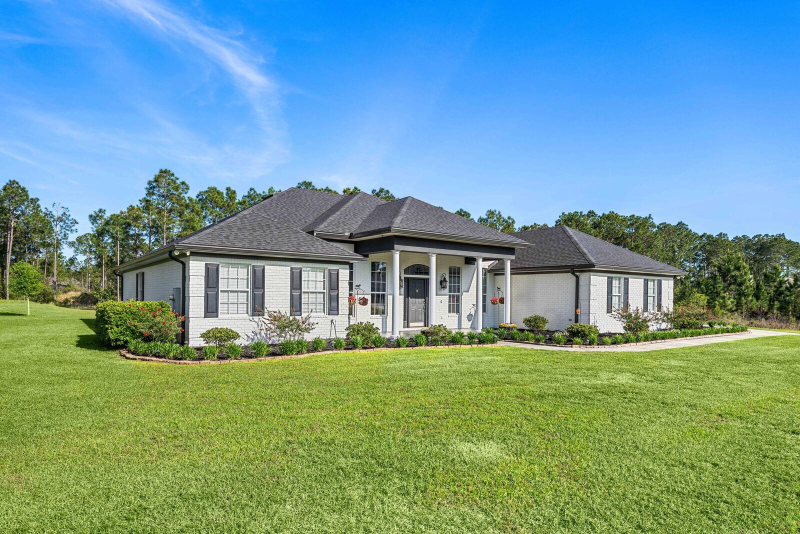 Property Photo: 492 E Club House Drive FL 32439