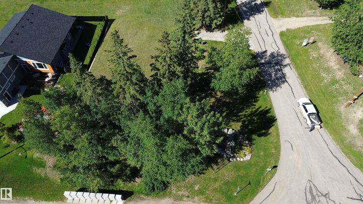 Property Photo:  101 1 St  AB T0E 1A0 