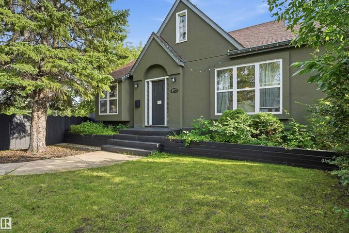 Property Photo:  5507 49 Avenue  AB T9A 0R5 