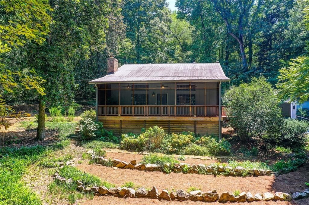 Property Photo: 655 Mays Road GA 30281