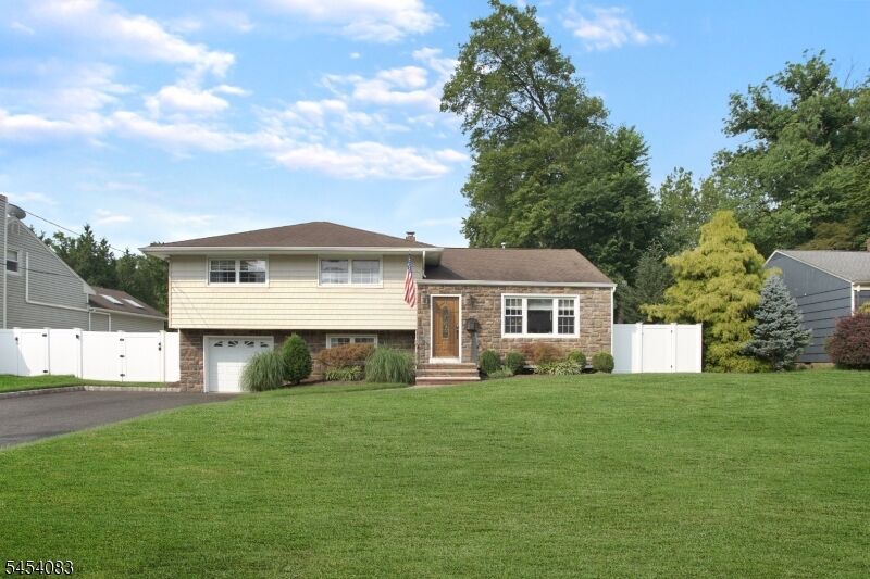 Property Photo:  9 Brookdale Rd  NJ 07016 