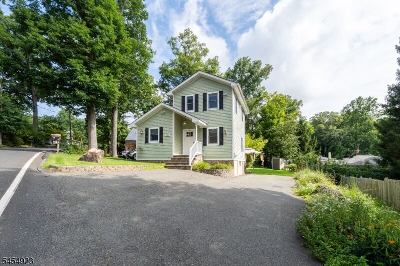 Property Photo:  15 Northwestern Way  NJ 07843 