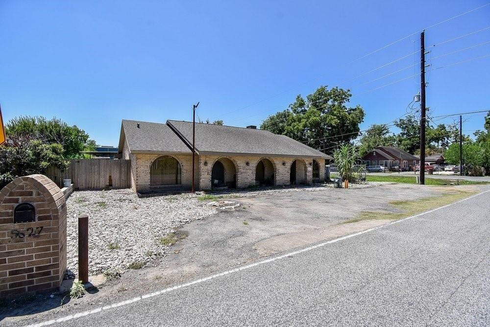 Property Photo:  5627 Spindle Drive  TX 77086 