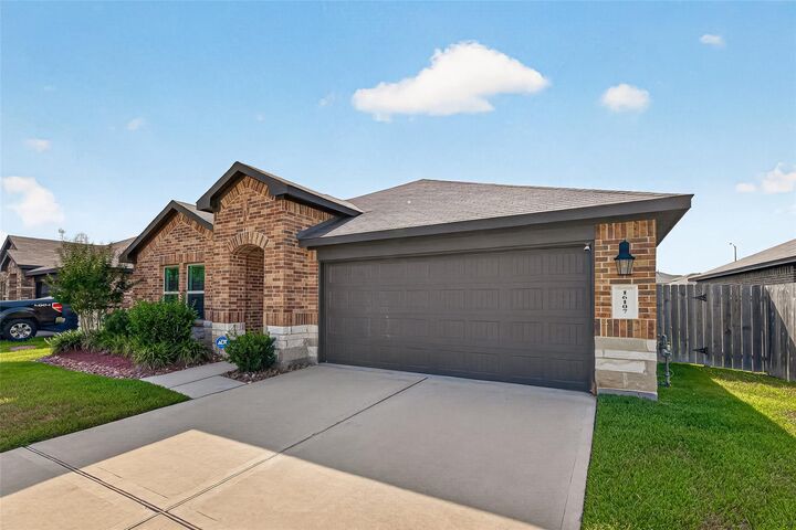 Property Photo: 16107 Jordan Meadow Way TX 77447