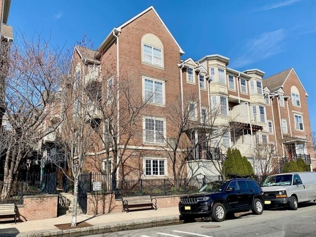 Property Photo:  200 Dey St 258  NJ 07029 