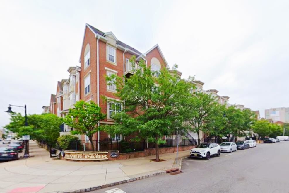 Property Photo:  200 Dey St 258  NJ 07029 