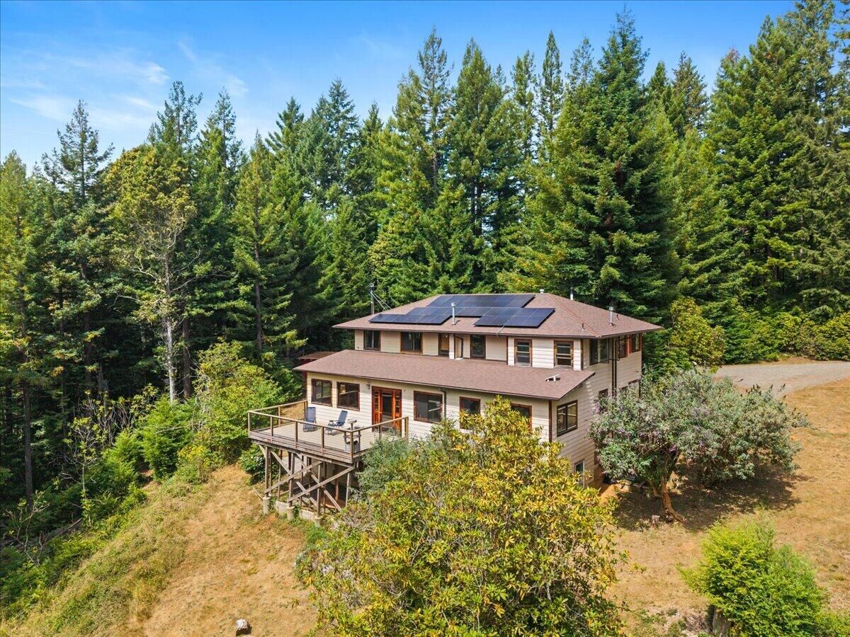 Property Photo: 871 Burnt Stump Lane CA 95519