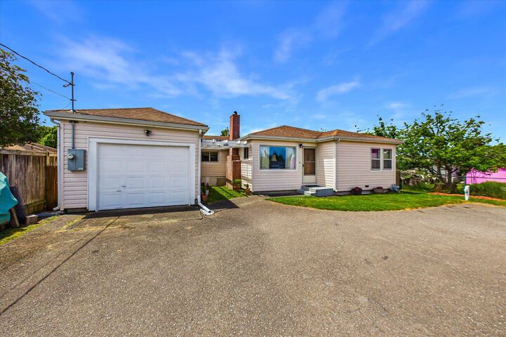 Property Photo: 1840 Quaker Street CA 95501