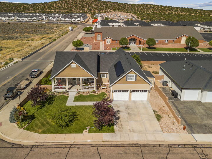 Property Photo:  442 S Glen Canyon Dr  UT 84720 