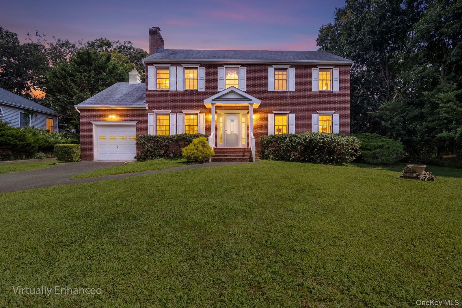 Property Photo:  515 The Greenway  NY 11939 