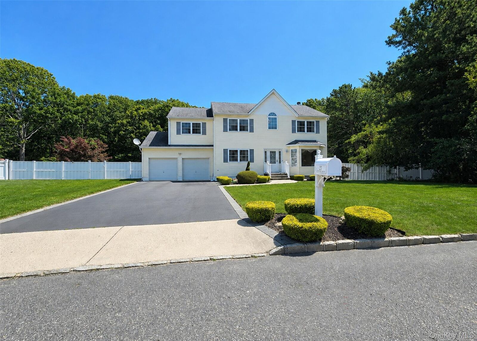 Property Photo:  23 E Greentree Drive  NY 11763 