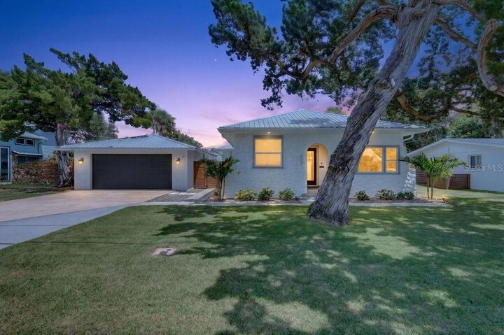 Property Photo:  507 Goodwin Avenue  FL 32169 