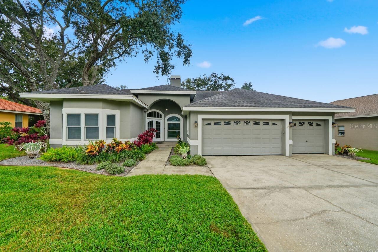 Property Photo:  700 Westfield Court  FL 34698 