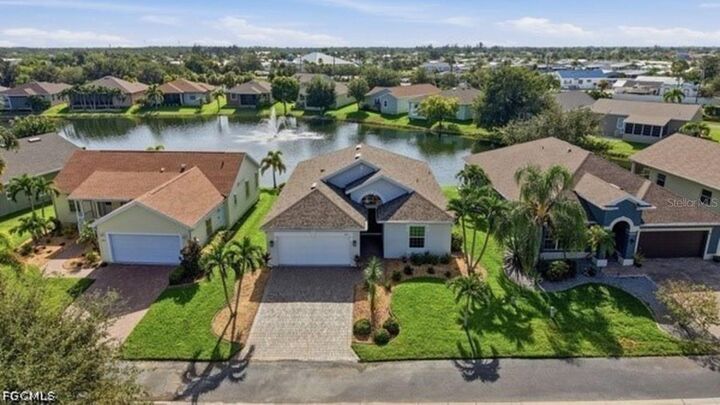 Property Photo:  8631 Lake Front Court  FL 33950 