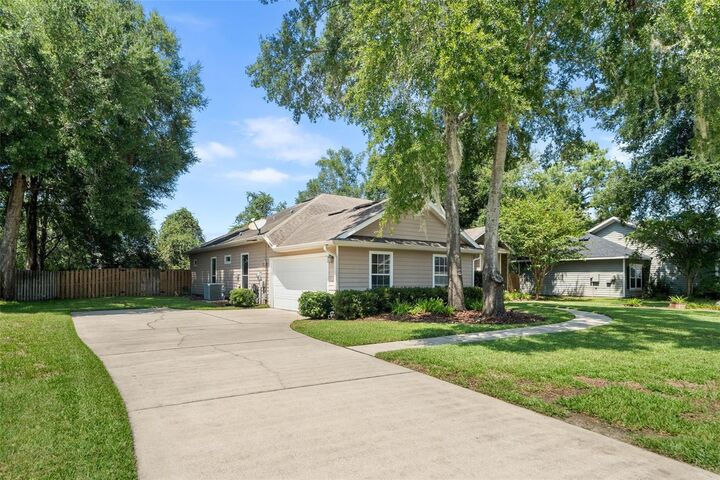 Property Photo: 15122 NW 149th Road FL 32615