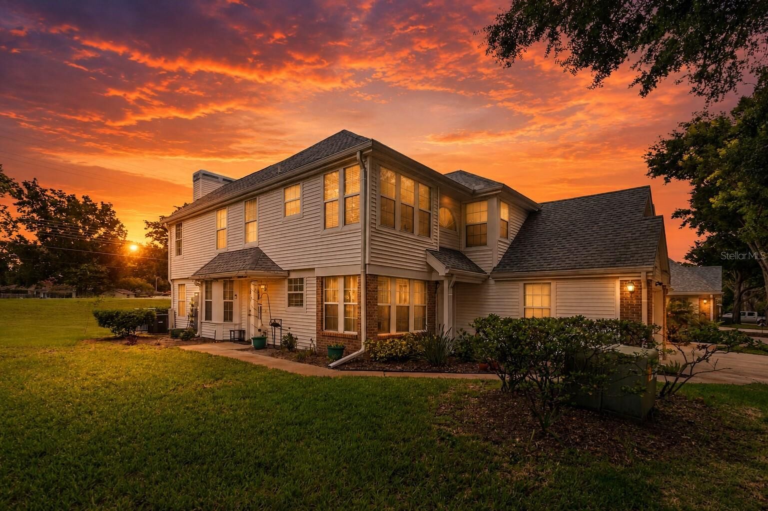 Property Photo: 4807 Coachmans Drive 2402 FL 32812
