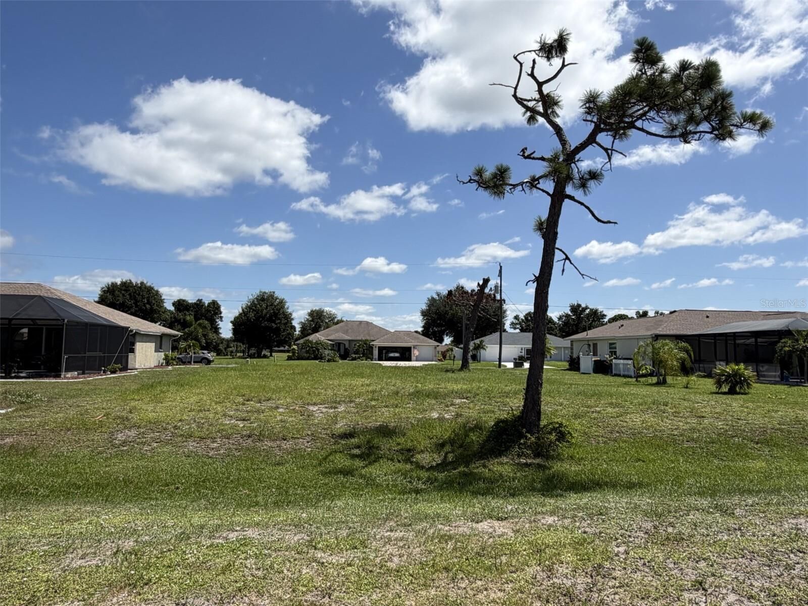 Property Photo:  25 Pinehurst Court  FL 33947 