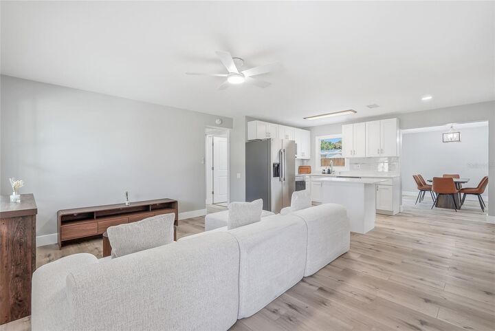 Property Photo:  5512 96th Avenue N  FL 33782 