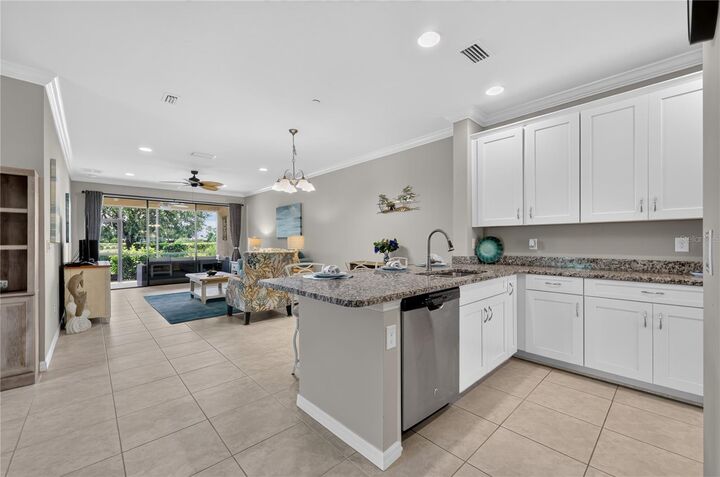 Property Photo: 12710 Sorrento Way 101 FL 34211