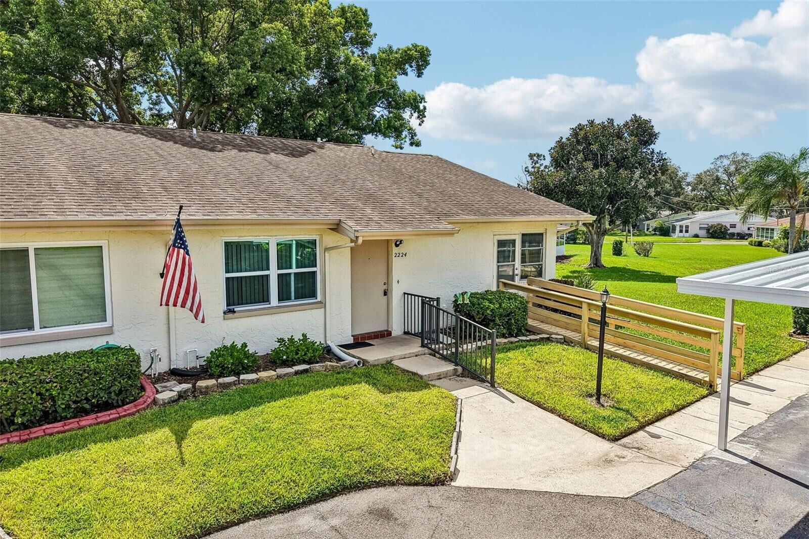Property Photo:  2224 Grenadier Drive  FL 33573 