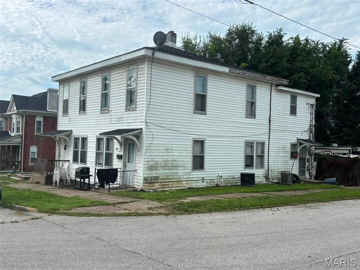 Property Photo: 219-221 N 7th Street MO 63401