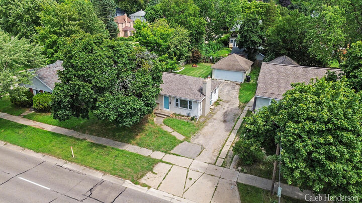 Property Photo:  2712 Byron Center Avenue SW  MI 49519 