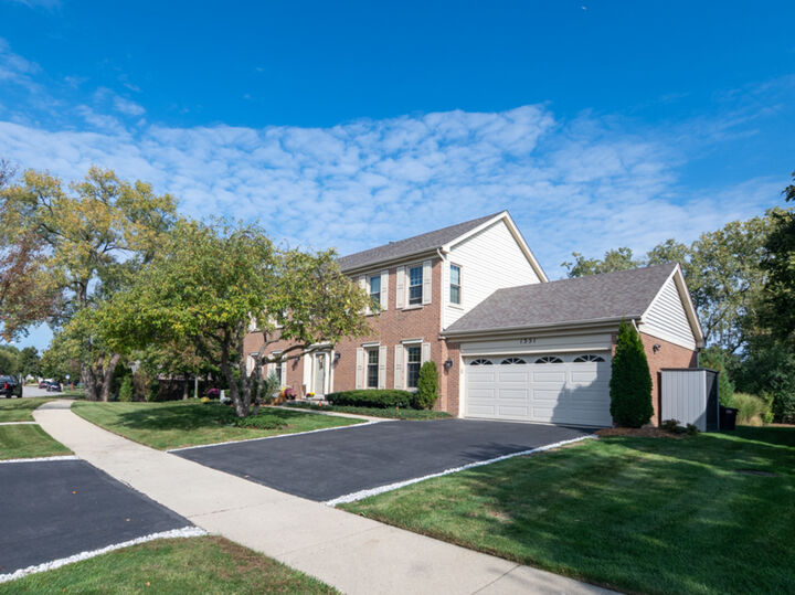 Property Photo: 1351 Callen Lane IL 60016