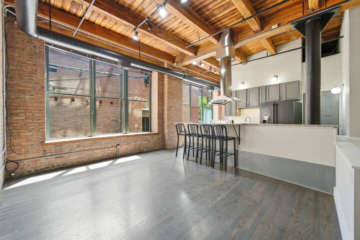 Property Photo: 331 S Peoria Street 107 IL 60607