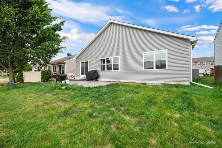 Property Photo:  288 N Charles Street  IL 60112 