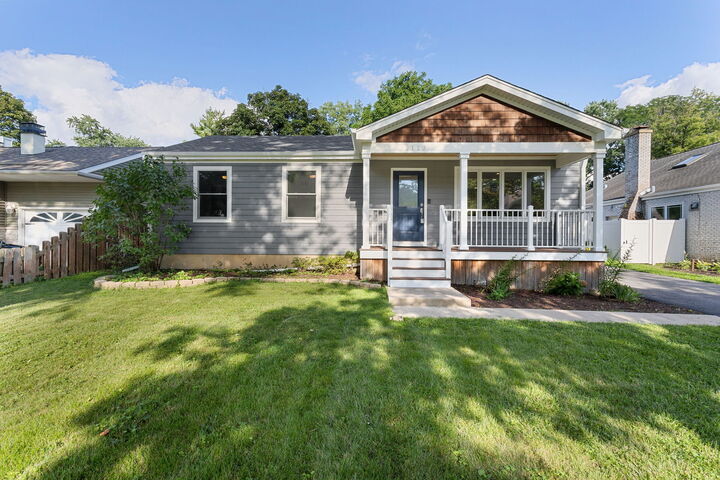 Property Photo: 1113 S Gables Boulevard IL 60189